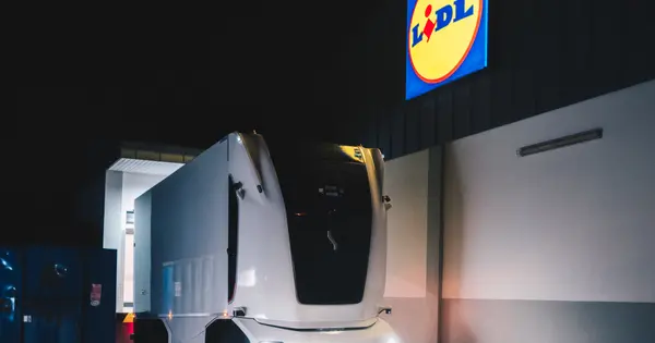 Einride and Lidl Deploy First Cab-Less Autonomous Truck in Germany