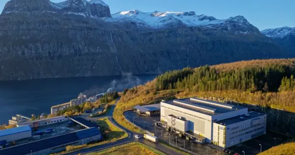 Nscale Faces Investor Pushback on US$30 Billion IPO Valuation