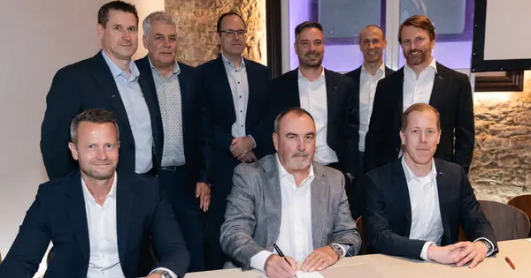 ZEISS Acquires Ceres Holographics to Scale Holographic Displays